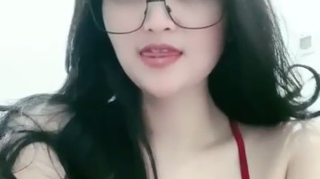 Pesona Zara Pamer Selangkangan Dan Pantat Mulus