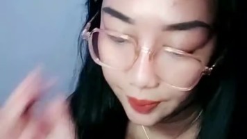 Renita Gemoy Omek Membuat Lelaki Gemetar