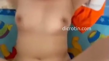 Tante Semok Menikmati Genjotan Brondongnya Di Rumah Sendiri