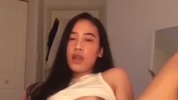 Eskana Cewek Dengan Wajah Ayu Dan Lembut Pap Colmek