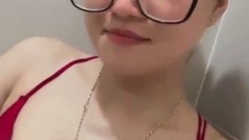 Ukhti Nanad Pamer Body Seksi Berujung Masturbasi