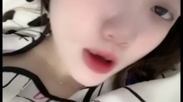 Cewek Chindo Mau Bobo Tapi Pengen Colmek Dulu